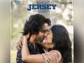 Shahid Kapoor, Mrunal Thakur's 'Jersey' gets a new release date - Hindi News | Shahid Kapoor, Mrunal Thakur's 'Jersey' gets a new release date | Latest maharashtra News at Lokmattimes.com