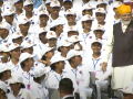 PM Modi engages with students, NCC cadets during I-Day celebrations - Hindi News | PM Modi engages with students, NCC cadets during I-Day celebrations | Latest politics News at Lokmattimes.com
