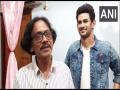 Asansol-based sculptor creates wax statue in honour of Sushant Singh Rajput - Hindi News | Asansol-based sculptor creates wax statue in honour of Sushant Singh Rajput | Latest national News at Lokmattimes.com