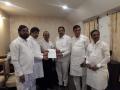 Congress-NCP-Sena leaders submit letter of MLAs supporting alliance amid Maha political turmoil - Hindi News | Congress-NCP-Sena leaders submit letter of MLAs supporting alliance amid Maha political turmoil | Latest politics News at Lokmattimes.com
