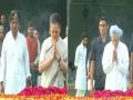 Sonia Gandhi, Manmohan Singh pay homage to Lal Bahadur Shastri at Vijay Ghat - Hindi News | Sonia Gandhi, Manmohan Singh pay homage to Lal Bahadur Shastri at Vijay Ghat | Latest national News at Lokmattimes.com