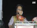 When I bow before public, Digvijaya, Kamal Nath I'm kneeling because they don't understand humility: Shivraj - Hindi News | When I bow before public, Digvijaya, Kamal Nath I'm kneeling because they don't understand humility: Shivraj | Latest politics News at Lokmattimes.com
