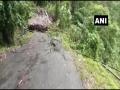 Landslides sweep away portions of Mangan-Chungthang road in Sikkim - Hindi News | Landslides sweep away portions of Mangan-Chungthang road in Sikkim | Latest national News at Lokmattimes.com