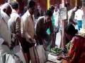 Vegetable rates soar as people rush to market in Hyderabad amid Telangana lockdown - Hindi News | Vegetable rates soar as people rush to market in Hyderabad amid Telangana lockdown | Latest national News at Lokmattimes.com