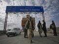 Journalist beaten by border forces at Torkham crossing between Afghanistan-Pakistan - Hindi News | Journalist beaten by border forces at Torkham crossing between Afghanistan-Pakistan | Latest international News at Lokmattimes.com