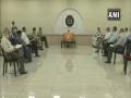 Yogi Adityanath directs officials to ensure hassle-free travel for migrant workers - Hindi News | Yogi Adityanath directs officials to ensure hassle-free travel for migrant workers | Latest national News at Lokmattimes.com
