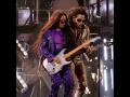 H.E.R. rocks out 2022 Grammys stage as she performs with Lenny Kravitz, Travis Barker - Hindi News | H.E.R. rocks out 2022 Grammys stage as she performs with Lenny Kravitz, Travis Barker | Latest entertainment News at Lokmattimes.com