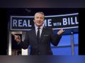 Bill Maher honors 'Dear Friend' Salman Rushdie during 'Real Time' segment - Hindi News | Bill Maher honors 'Dear Friend' Salman Rushdie during 'Real Time' segment | Latest entertainment News at Lokmattimes.com