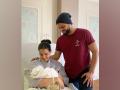 Sachin congratulates Suresh Raina on becoming a father - Hindi News | Sachin congratulates Suresh Raina on becoming a father | Latest cricket News at Lokmattimes.com