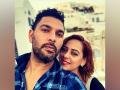 Yuvraj Singh, Hazel Keech blessed with baby boy - Hindi News | Yuvraj Singh, Hazel Keech blessed with baby boy | Latest cricket News at Lokmattimes.com