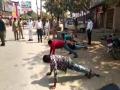 Lockdown violators punished by police in UP, Karnataka - Hindi News | Lockdown violators punished by police in UP, Karnataka | Latest national News at Lokmattimes.com