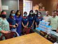 Students from Vidyashilp Academy donate face masks to government schools - Hindi News | Students from Vidyashilp Academy donate face masks to government schools | Latest business News at Lokmattimes.com