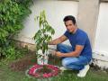 Sonu Sood participates in Green India Challenge, plants sapling in Ramoji Film City - Hindi News | Sonu Sood participates in Green India Challenge, plants sapling in Ramoji Film City | Latest entertainment News at Lokmattimes.com