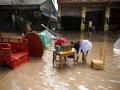 14 killed, 2,45,000 affected due to heavy rains in Sri Lanka - Hindi News | 14 killed, 2,45,000 affected due to heavy rains in Sri Lanka | Latest international News at Lokmattimes.com