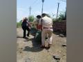 Cops carry corpse on foot after family refuses to help in Bhopal - Hindi News | Cops carry corpse on foot after family refuses to help in Bhopal | Latest national News at Lokmattimes.com
