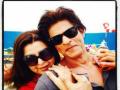 Shah Rukh Khan, Farah Khan recreate 'Main Hoon Na' moment - Hindi News | Shah Rukh Khan, Farah Khan recreate 'Main Hoon Na' moment | Latest entertainment News at Lokmattimes.com
