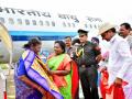 Prez Murmu reaches Hyderabad to attend Alluri's birth anniversary celebrations - Hindi News | Prez Murmu reaches Hyderabad to attend Alluri's birth anniversary celebrations | Latest politics News at Lokmattimes.com