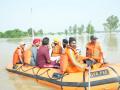 Riding boat, Punjab CM visits flood-hit areas - Hindi News | Riding boat, Punjab CM visits flood-hit areas | Latest politics News at Lokmattimes.com