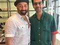 Rajkummar drops pic with 'man of the hour' Sunny Deol - Hindi News | Rajkummar drops pic with 'man of the hour' Sunny Deol | Latest international News at Lokmattimes.com