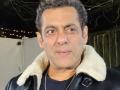 Retired NRI,'Dabangg' neighbour Salman Khan lock horns - Hindi News | Retired NRI,'Dabangg' neighbour Salman Khan lock horns | Latest politics News at Lokmattimes.com