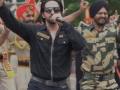 Ayushmann spends day with BSF jawans in Jammu - Hindi News | Ayushmann spends day with BSF jawans in Jammu | Latest entertainment News at Lokmattimes.com