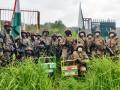India, Pakistan armies share sweets at Line of Control on Eid - Hindi News | India, Pakistan armies share sweets at Line of Control on Eid | Latest politics News at Lokmattimes.com