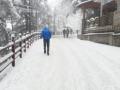 Kufri, Narkanda in Himachal experience season's first snowfall - Hindi News | Kufri, Narkanda in Himachal experience season's first snowfall | Latest national News at Lokmattimes.com