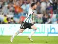 Messi misses' penalty but Argentina recover to top Group C, qualify for knockouts - Hindi News | Messi misses' penalty but Argentina recover to top Group C, qualify for knockouts | Latest football News at Lokmattimes.com