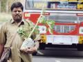 Famous as 'tree man', TN bus conductor wins PM's praise - Hindi News | Famous as 'tree man', TN bus conductor wins PM's praise | Latest politics News at Lokmattimes.com