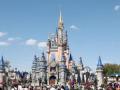 Disney faces heat for ruining couple's marriage proposal moment - Hindi News | Disney faces heat for ruining couple's marriage proposal moment | Latest entertainment News at Lokmattimes.com