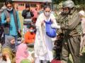 Indian Army and Rouble Nagi Art Foundation join hands to feed people in J&K - Hindi News | Indian Army and Rouble Nagi Art Foundation join hands to feed people in J&K | Latest international News at Lokmattimes.com