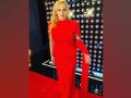 Rebel Wilson dazzles in red gown worn by Meghan Markle in 2020 - Hindi News | Rebel Wilson dazzles in red gown worn by Meghan Markle in 2020 | Latest entertainment News at Lokmattimes.com