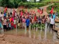 CPM workers hold protest in Andhra, demand competition of bridge, road - Hindi News | CPM workers hold protest in Andhra, demand competition of bridge, road | Latest national News at Lokmattimes.com