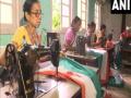 Artisans in Guwahati say production of National flag decreased due to COVID lockdown - Hindi News | Artisans in Guwahati say production of National flag decreased due to COVID lockdown | Latest national News at Lokmattimes.com