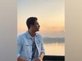 Vicky Kaushal cherishes mesmerising sunset view on banks of Narmada river - Hindi News | Vicky Kaushal cherishes mesmerising sunset view on banks of Narmada river | Latest entertainment News at Lokmattimes.com