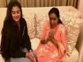 Asha Bhosle celebrates with granddaughter Zanai as she receives Maharashtra Govt's highest honour - Hindi News | Asha Bhosle celebrates with granddaughter Zanai as she receives Maharashtra Govt's highest honour | Latest entertainment News at Lokmattimes.com