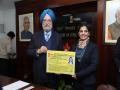 Civil Aviation Minister hands over DGCA-issued licences to air traffic controllers - Hindi News | Civil Aviation Minister hands over DGCA-issued licences to air traffic controllers | Latest national News at Lokmattimes.com
