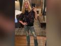 Jessica Simpson bids goodbye to her 30s by sporting 14-year-old jeans - Hindi News | Jessica Simpson bids goodbye to her 30s by sporting 14-year-old jeans | Latest entertainment News at Lokmattimes.com