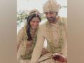 Newlyweds Ranbir, Alia dance their hearts out to SRK's 'Chaiyya Chaiyya' - Hindi News | Newlyweds Ranbir, Alia dance their hearts out to SRK's 'Chaiyya Chaiyya' | Latest maharashtra News at Lokmattimes.com