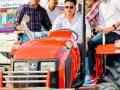 People arrive on tractor, trucks to watch 'Gadar 2' in Jaipur - Hindi News | People arrive on tractor, trucks to watch 'Gadar 2' in Jaipur | Latest international News at Lokmattimes.com