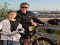 Greta Thunberg goes cycling with Arnold Schwarzenegger - Hindi News | Greta Thunberg goes cycling with Arnold Schwarzenegger | Latest entertainment News at Lokmattimes.com