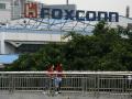 Taiwan's Foxconn suspends operation of two factories in China due to COVID-19 - Hindi News | Taiwan's Foxconn suspends operation of two factories in China due to COVID-19 | Latest international News at Lokmattimes.com