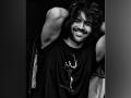 Kartik Aaryan shares stunning picture, asks fans if he can feature in hair, toothpaste ad - Hindi News | Kartik Aaryan shares stunning picture, asks fans if he can feature in hair, toothpaste ad | Latest entertainment News at Lokmattimes.com