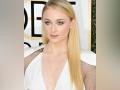 Sophie Turner to act in Jennifer Kaytin Robinson's Netflix feature 'Strangers' - Hindi News | Sophie Turner to act in Jennifer Kaytin Robinson's Netflix feature 'Strangers' | Latest entertainment News at Lokmattimes.com