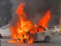 Car catches fire at ITO, no injuries reported - Hindi News | Car catches fire at ITO, no injuries reported | Latest national News at Lokmattimes.com