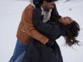 Guru Randhawa, Mrunal Thakur's 'snow fight' in Kashmir! - Hindi News | Guru Randhawa, Mrunal Thakur's 'snow fight' in Kashmir! | Latest entertainment News at Lokmattimes.com