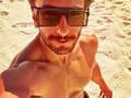 Ranveer Singh welcomes New Year with sun and sand - Hindi News | Ranveer Singh welcomes New Year with sun and sand | Latest entertainment News at Lokmattimes.com