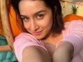 Shraddha Kapoor cuts her hair, flaunts her short bob in new pic - Hindi News | Shraddha Kapoor cuts her hair, flaunts her short bob in new pic | Latest entertainment News at Lokmattimes.com