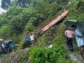 U'khand bus accident: 25 bodies recovered, many feared missing; U'khand CM reviews rescue ops - Hindi News | U'khand bus accident: 25 bodies recovered, many feared missing; U'khand CM reviews rescue ops | Latest politics News at Lokmattimes.com