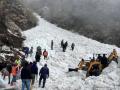 Army rescues 350 tourists stranded in Sikkim after sudden snowfall - Hindi News | Army rescues 350 tourists stranded in Sikkim after sudden snowfall | Latest national News at Lokmattimes.com